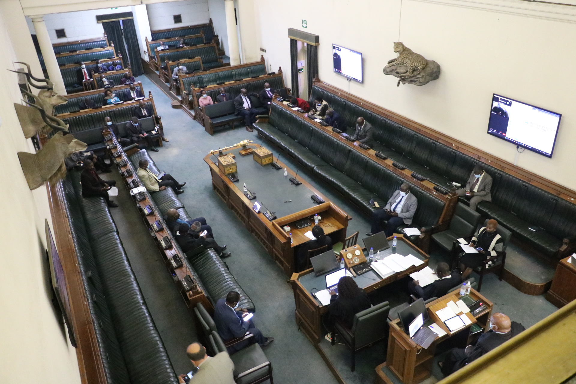 Parliament not happy as Zanu PF MPs are running away from SONA debate, Mudenda forced to issue warning